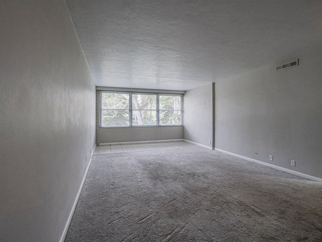 677 ROYAL PALM Boulevard 12, Vero Beach, FL 32960