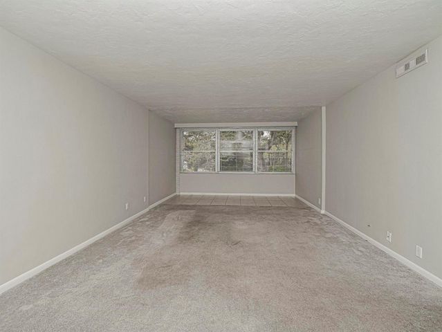 677 ROYAL PALM Boulevard 12, Vero Beach, FL 32960