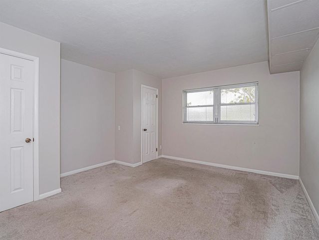677 ROYAL PALM Boulevard 12, Vero Beach, FL 32960
