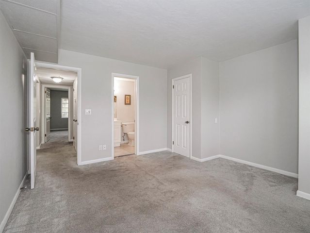 677 ROYAL PALM Boulevard 12, Vero Beach, FL 32960
