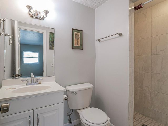 677 ROYAL PALM Boulevard 12, Vero Beach, FL 32960