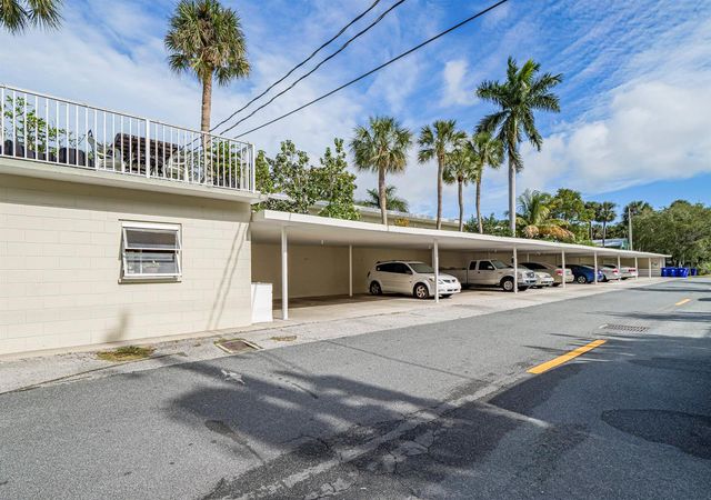 677 ROYAL PALM Boulevard 12, Vero Beach, FL 32960
