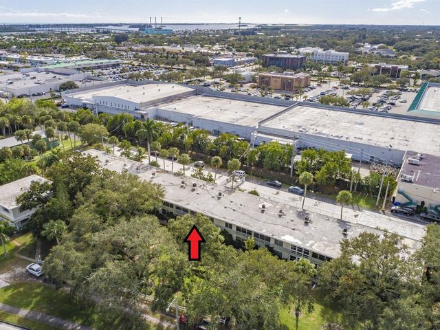 677 ROYAL PALM Boulevard 12, Vero Beach, FL 32960