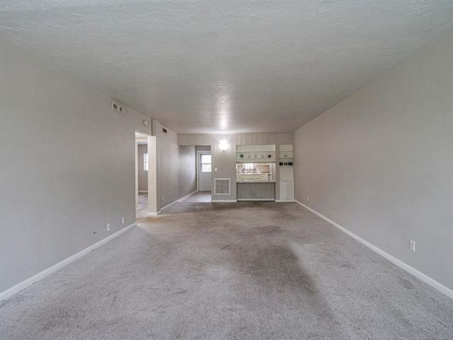 677 ROYAL PALM Boulevard 12, Vero Beach, FL 32960