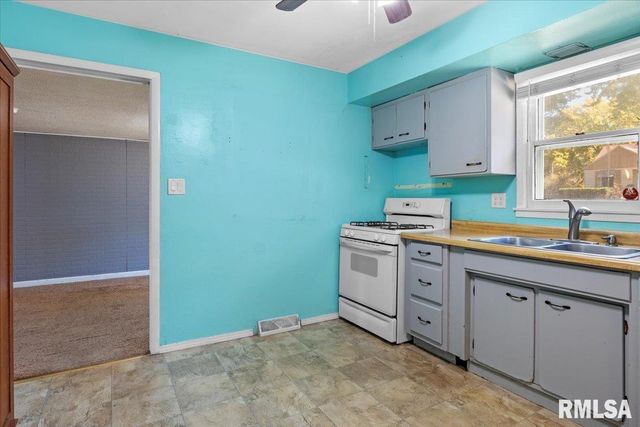 316 S CURTIS Street, Edinburg, IL 62531