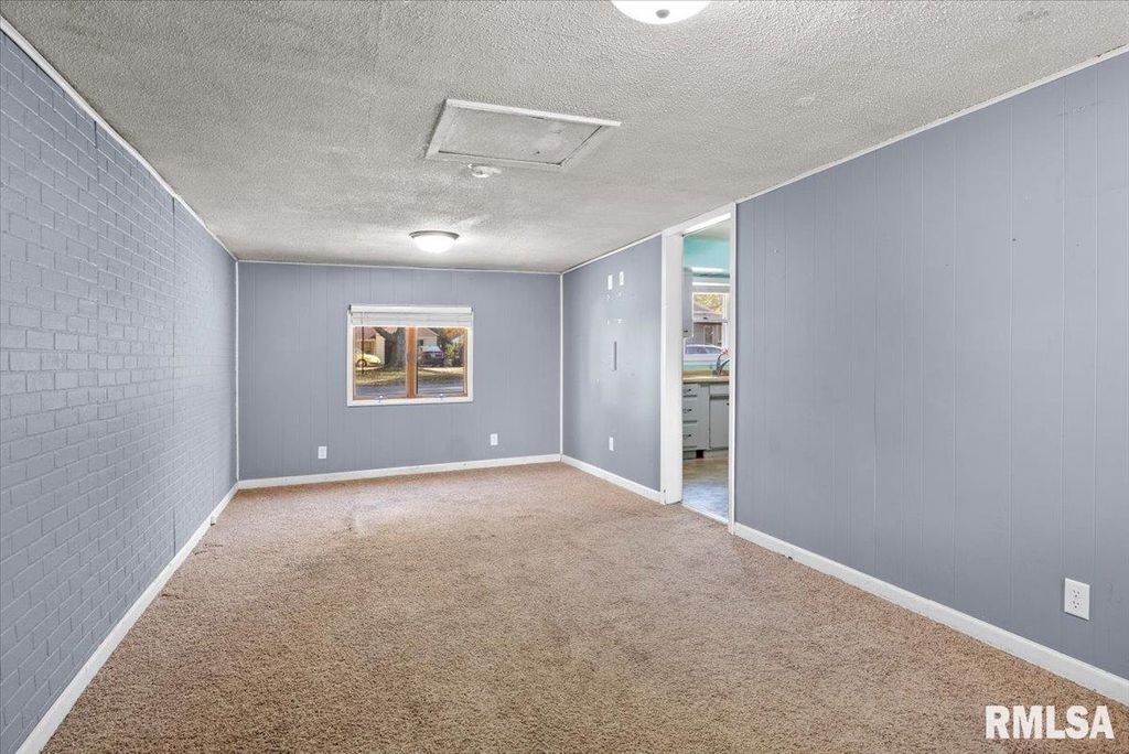 316 S CURTIS Street, Edinburg, IL 62531