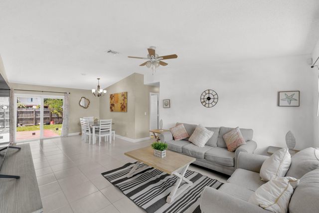 721 SW 79th Avenue, North Lauderdale, FL 33068