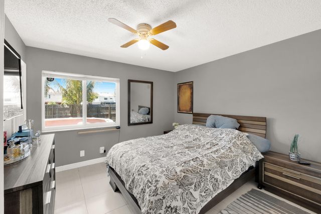 721 SW 79th Avenue, North Lauderdale, FL 33068
