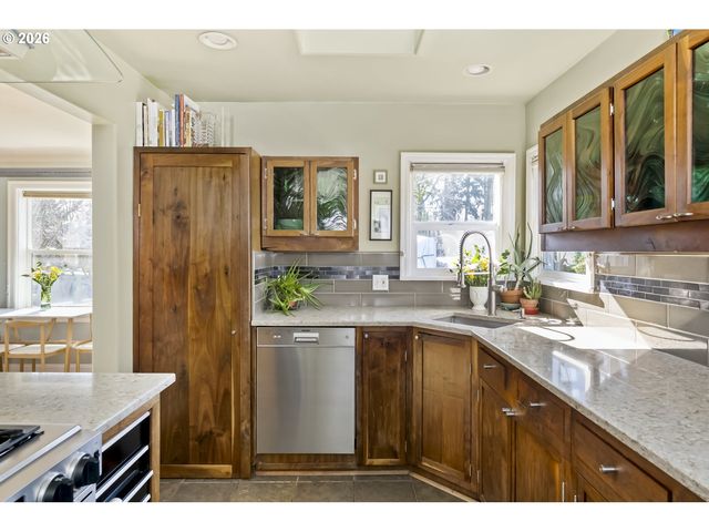 3123 Se OLSEN St, Milwaukie, OR 97222