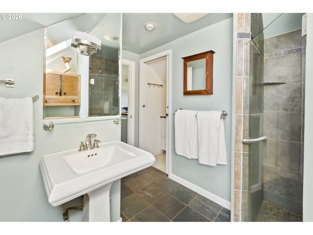 3123 Se OLSEN St, Milwaukie, OR 97222