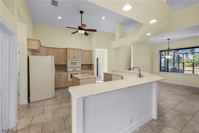 325 SE 21st ST, Cape Coral, FL 33990