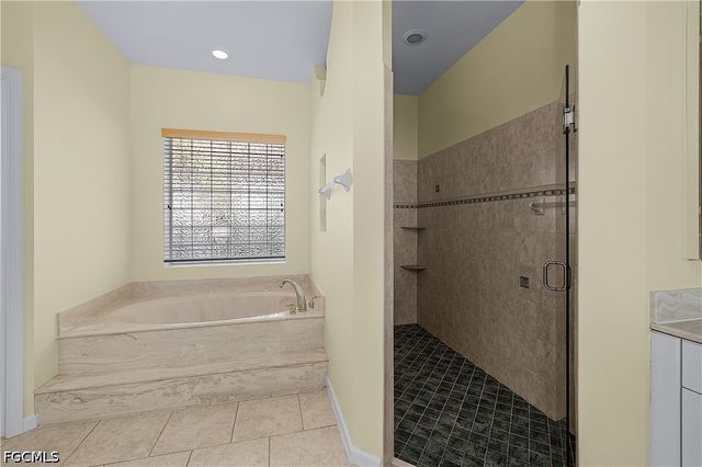 325 SE 21st ST, Cape Coral, FL 33990