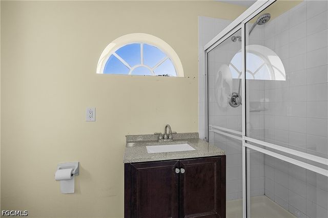 325 SE 21st ST, Cape Coral, FL 33990