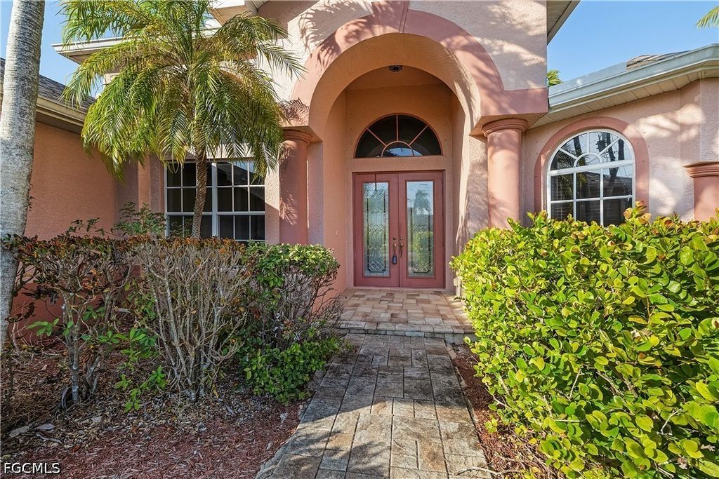 325 SE 21st ST, Cape Coral, FL 33990