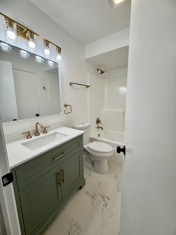 601 N Holly Lane, Griffith, IN 46319