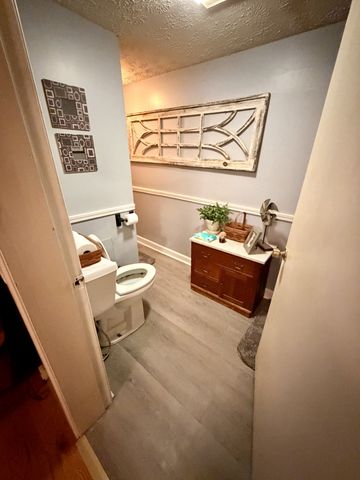 404 S Church St, Adams, TN 37010