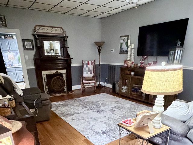 404 S Church St, Adams, TN 37010