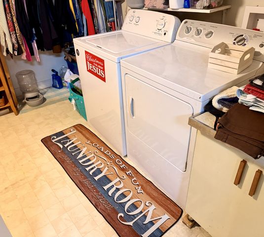 404 S Church St, Adams, TN 37010