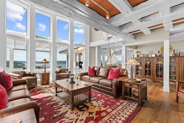 375 Slane Chapel Road, Branson West, MO 65737