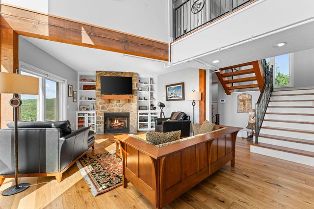 375 Slane Chapel Road, Branson West, MO 65737