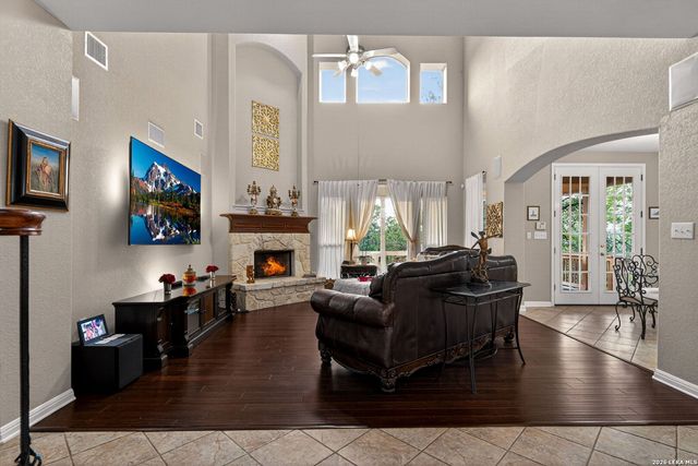 314 Hoskins, Boerne, TX 78006