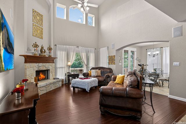 314 Hoskins, Boerne, TX 78006