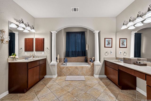 314 Hoskins, Boerne, TX 78006