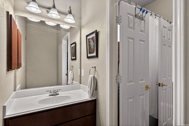 314 Hoskins, Boerne, TX 78006