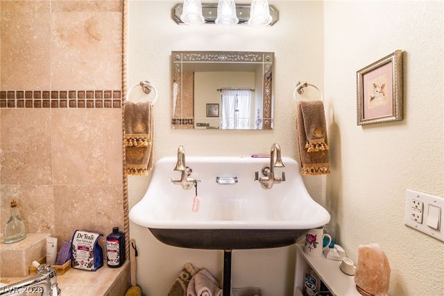 2850 Preciso Lane, Henderson, NV 89074