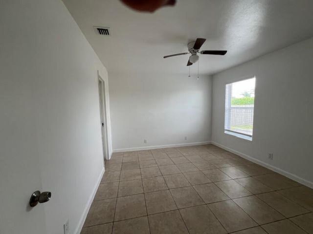 1755 Forest Hill Boulevard 36, West Palm Beach, FL 33406