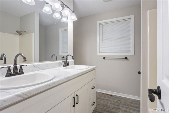 112 E Highland Ct, Colonial Heights, VA 23834