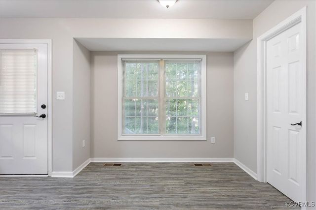112 E Highland Ct, Colonial Heights, VA 23834