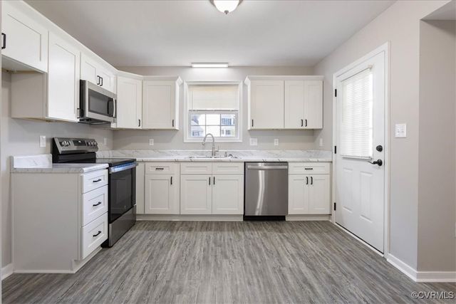 112 E Highland Ct, Colonial Heights, VA 23834