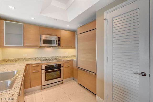 222 Karen Avenue 1705, Las Vegas, NV 89109