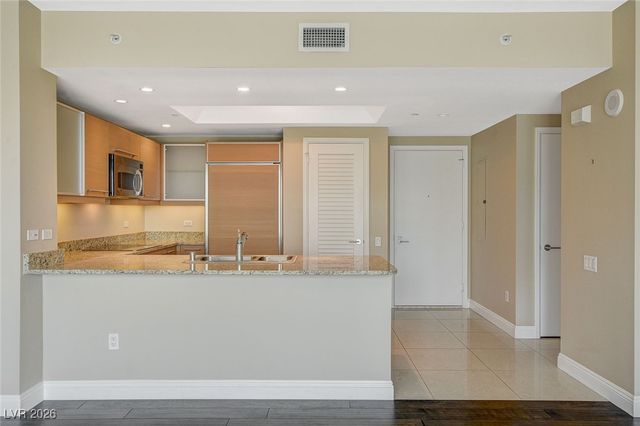 222 Karen Avenue 1705, Las Vegas, NV 89109