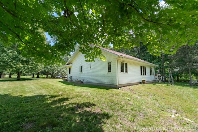 6635 Vinton Avenue Nw, Alpine Twp, MI 49321