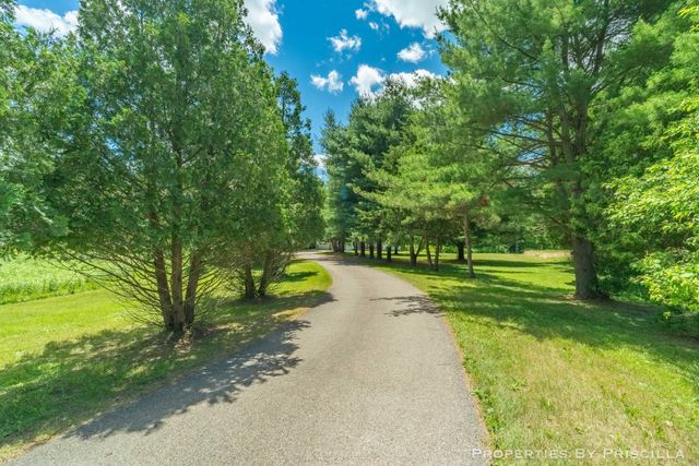 6635 Vinton Avenue Nw, Alpine Twp, MI 49321