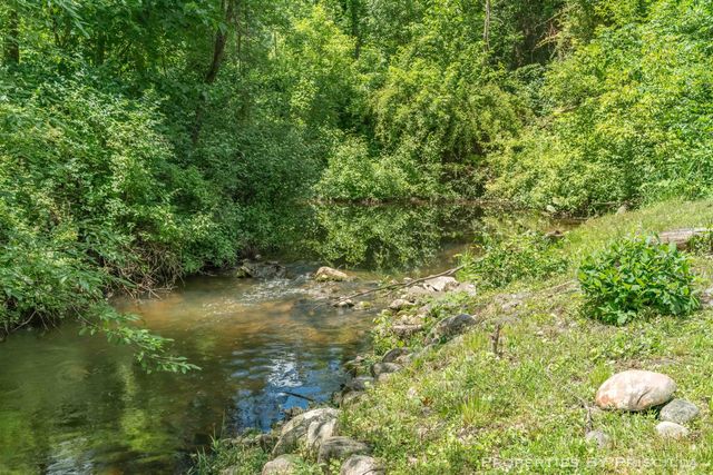 6635 Vinton Avenue Nw, Alpine Twp, MI 49321