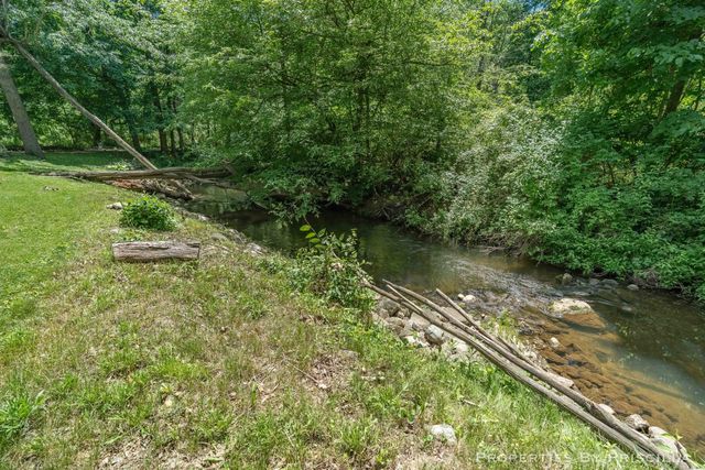 6635 Vinton Avenue Nw, Alpine Twp, MI 49321
