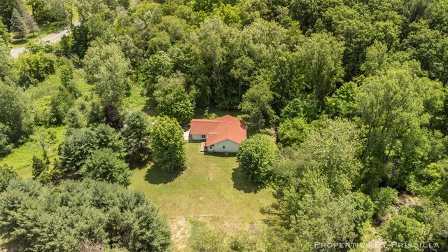 6635 Vinton Avenue Nw, Alpine Twp, MI 49321