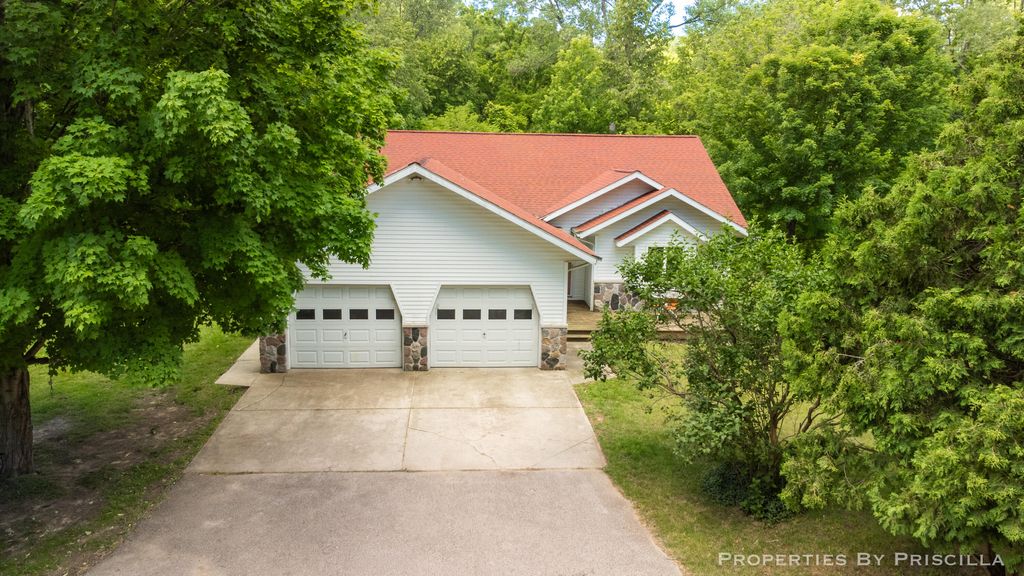 6635 Vinton Avenue Nw, Alpine Twp, MI 49321