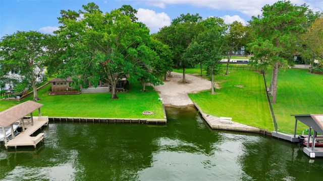 16314 Hunters Circle, Montgomery, TX 77356