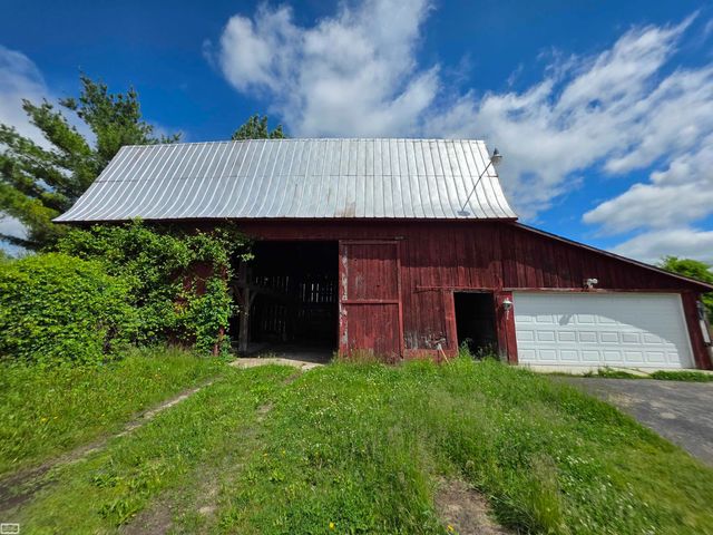7550 Ora Lake Road, Hale, MI 48739
