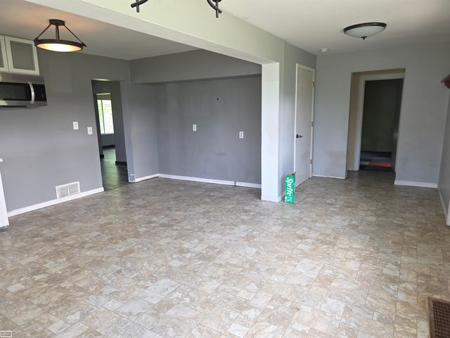 7550 Ora Lake Road, Hale, MI 48739