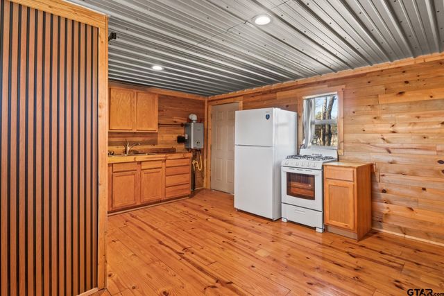 808 County Road 2121, Pittsburg, TX 75686