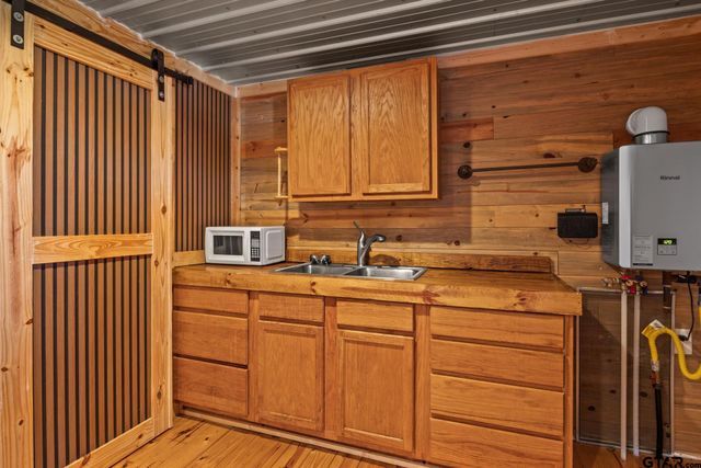 808 County Road 2121, Pittsburg, TX 75686