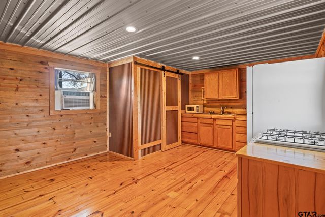 808 County Road 2121, Pittsburg, TX 75686