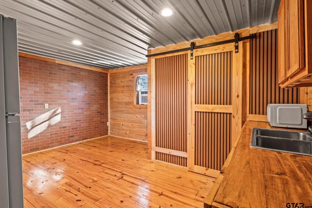 808 County Road 2121, Pittsburg, TX 75686