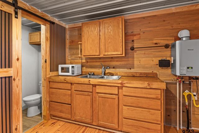 808 County Road 2121, Pittsburg, TX 75686