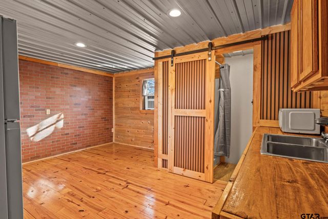 808 County Road 2121, Pittsburg, TX 75686